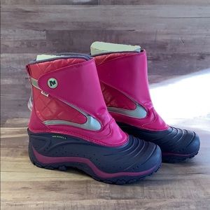 New with tags. Merrell. Youth Size 7 boots. NWT